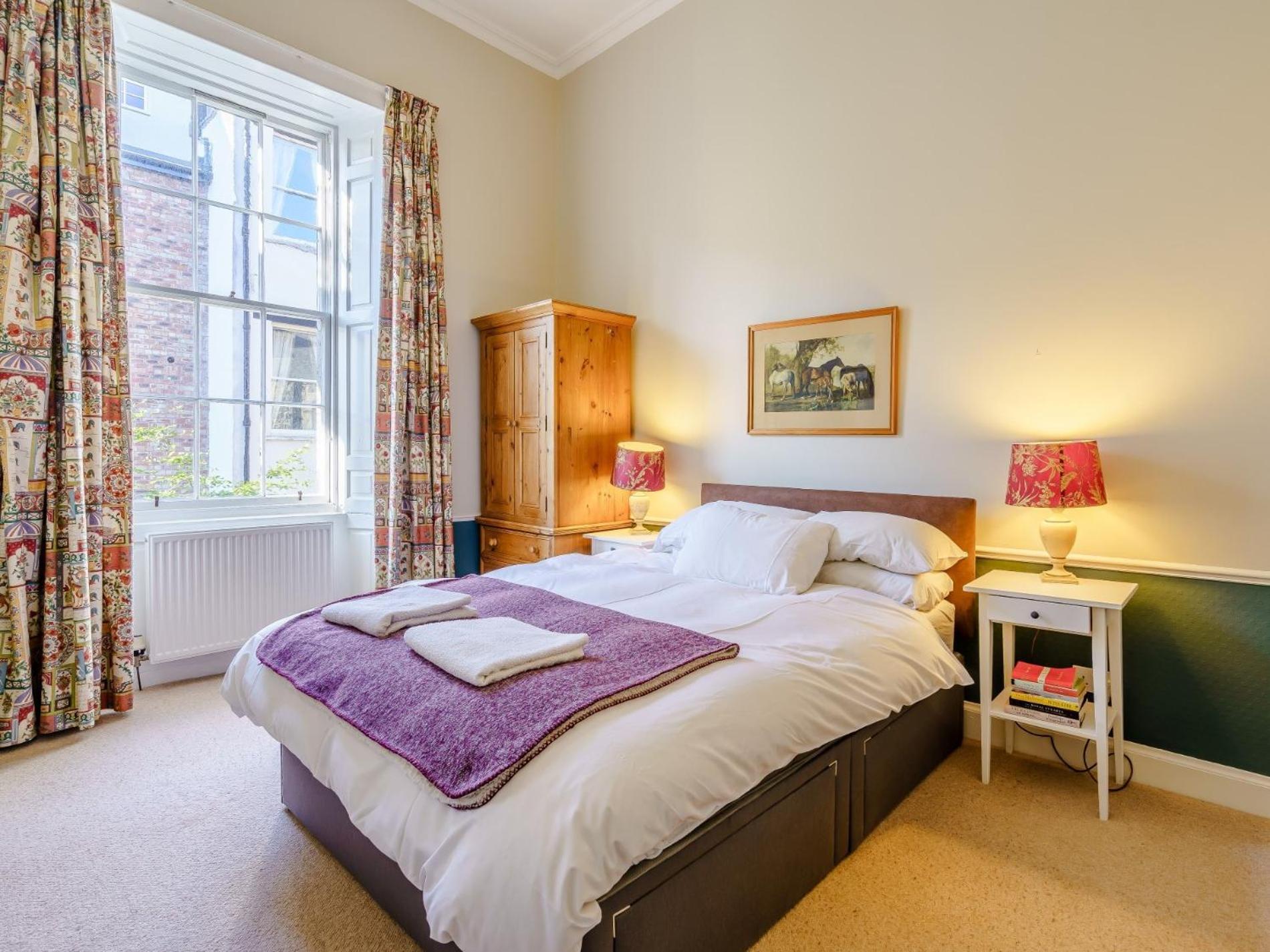 Apartment 3 Bed In 79008 Edinburgh