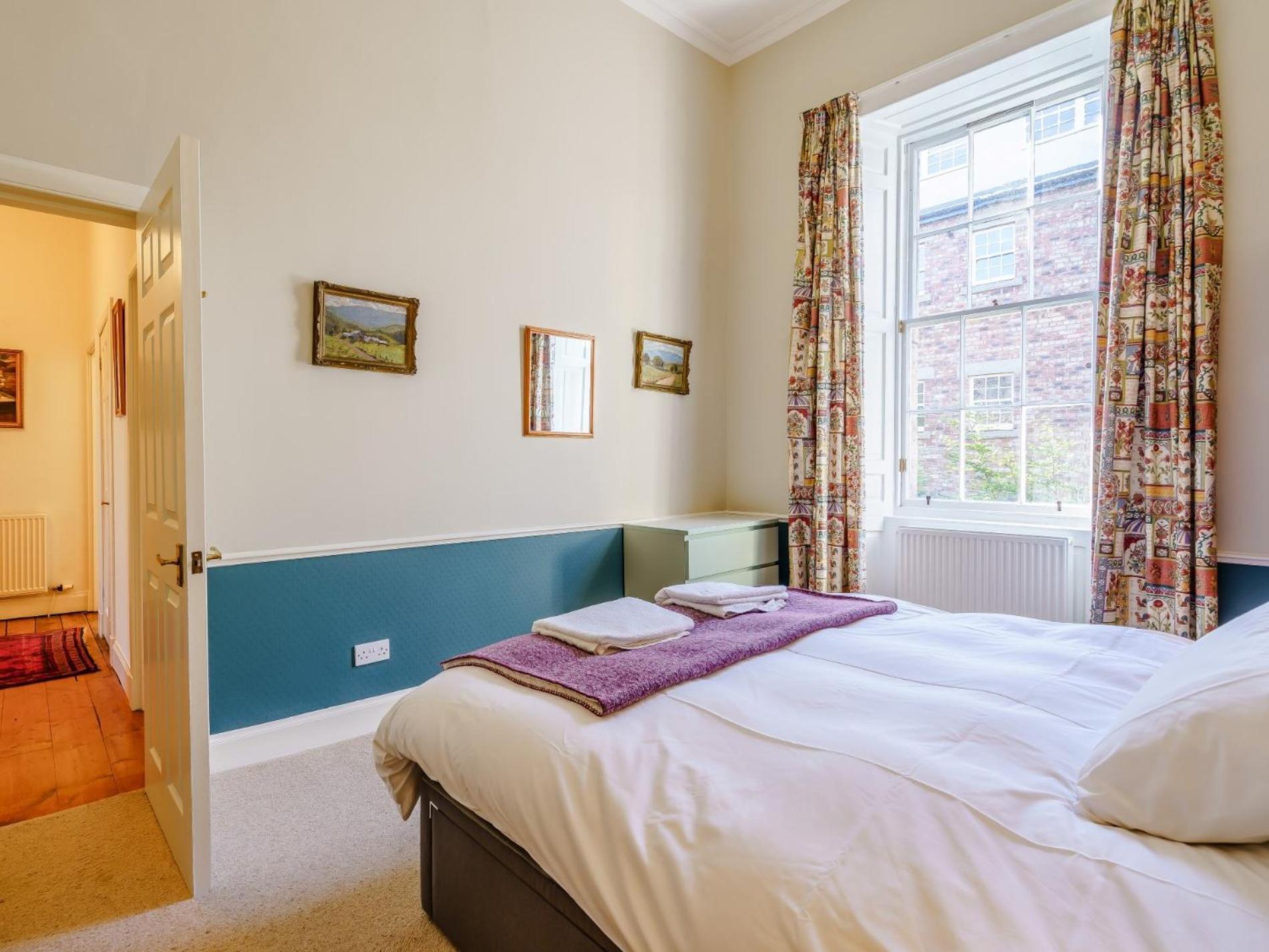 Apartment 3 Bed In 79008 Edinburgh
