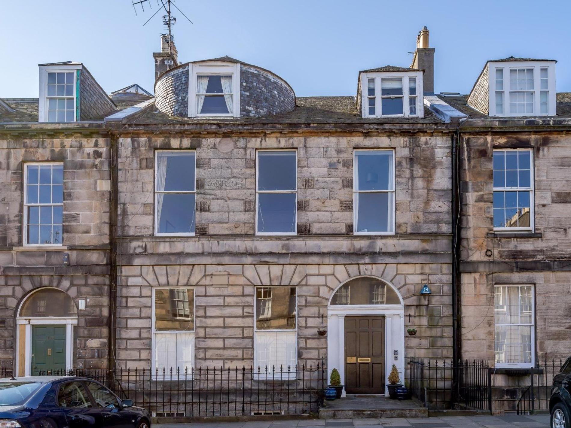 3 Bed In 79008 Edinburgh