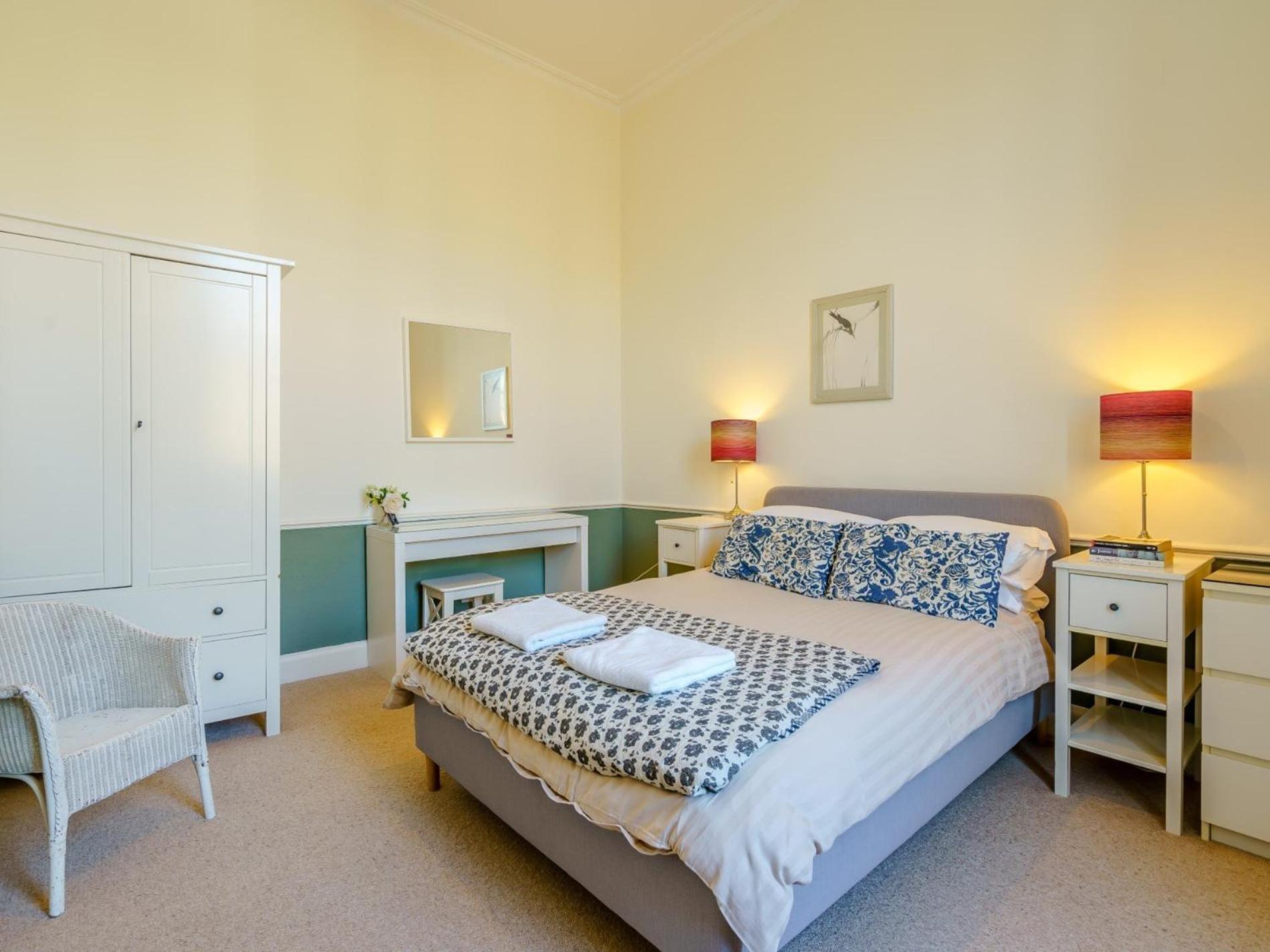 3 Bed In 79008 * Edinburgh